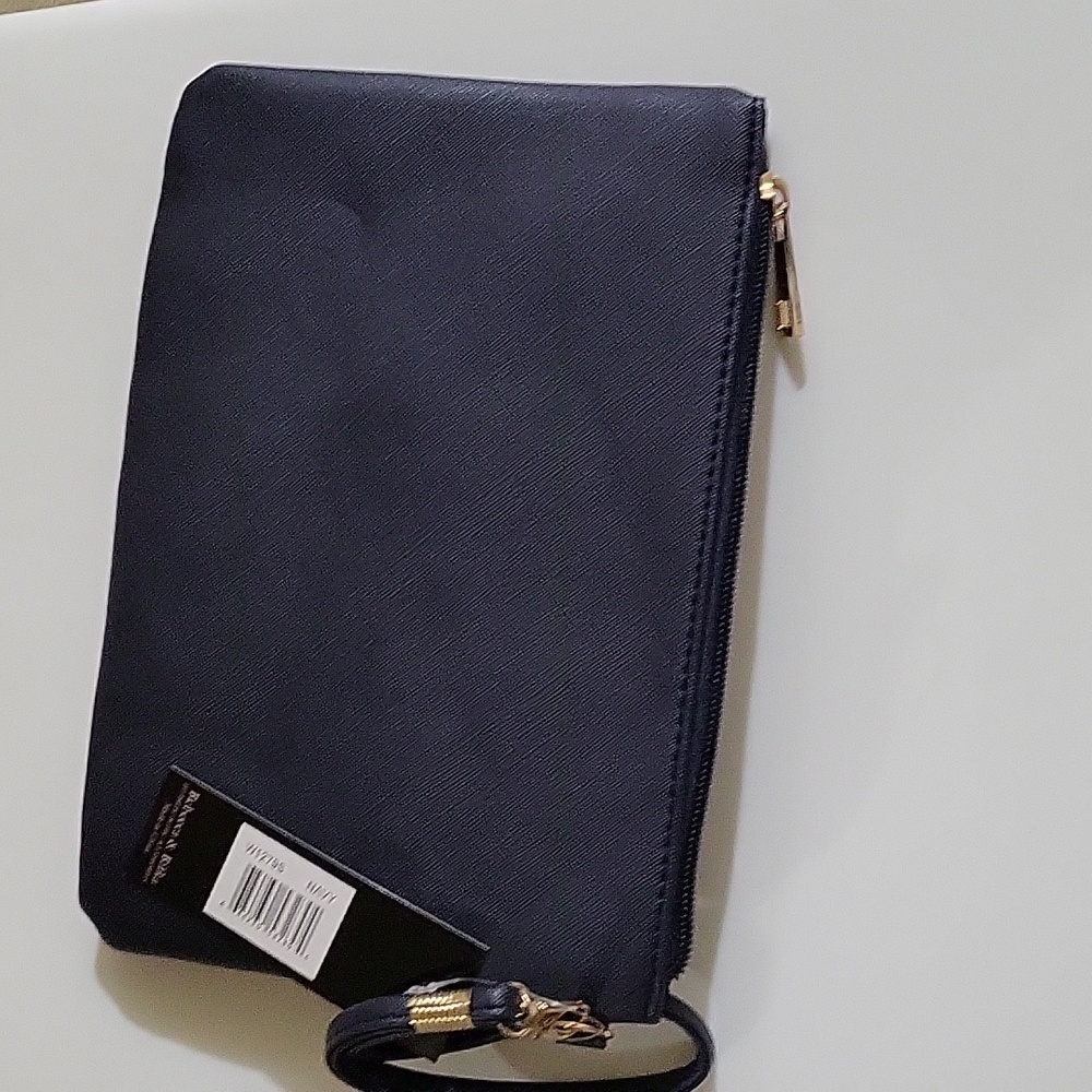 A purse - Picture 12 of 12